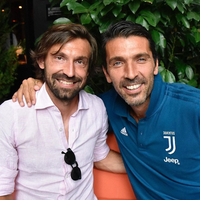 Gianluigi Buffon dan Andrea Pirlo Gianluigi Buffon dan Andrea Pirlo