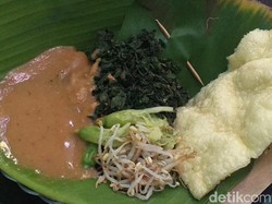 Lapar Seusai Olahraga Bisa Jajan Pecel Semanggi Al-Akbar Surabaya