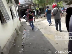 Menegangkan! Video Penggerebekan Sarang Narkoba di Palu Sulteng