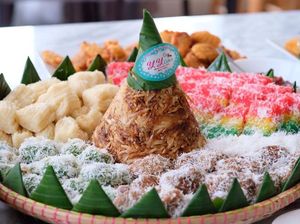 Tampil Modis, Di Sini Bisa Beli Tumpeng Kue Basah yang Cantik