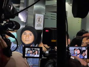 10 Jam Diperiksa, Anji Dicecar 45 Pertanyaan soal Obat Corona Hadi Pranoto 10 Jam Diperiksa, Anji Dicecar 45 Pertanyaan soal Obat Corona Hadi Pranoto