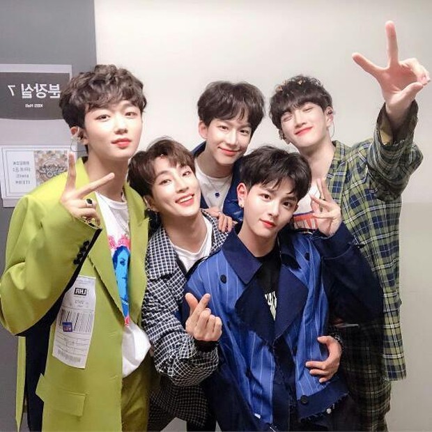 Karena tidak menghormati kemenangan grup lain dan mencoba mengalihkan perhatian.