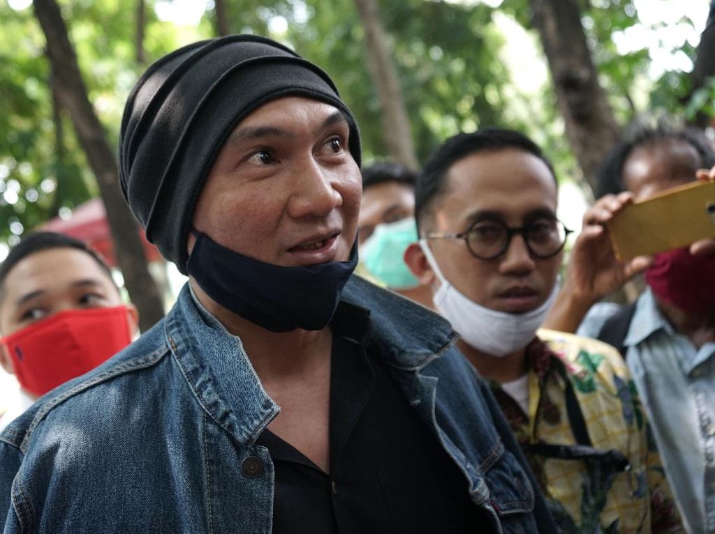 Anji Jadikan Kasus Jerinx IDI Kacung WHO Sebagai Pelajaran Anji Jadikan Kasus Jerinx IDI Kacung WHO Sebagai Pelajaran