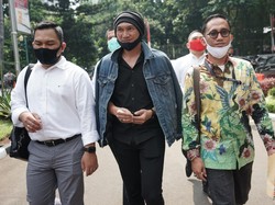 Minta Maaf Usai Bikin Gaduh soal Obat Corona, Anji Terima Banyak Masukan