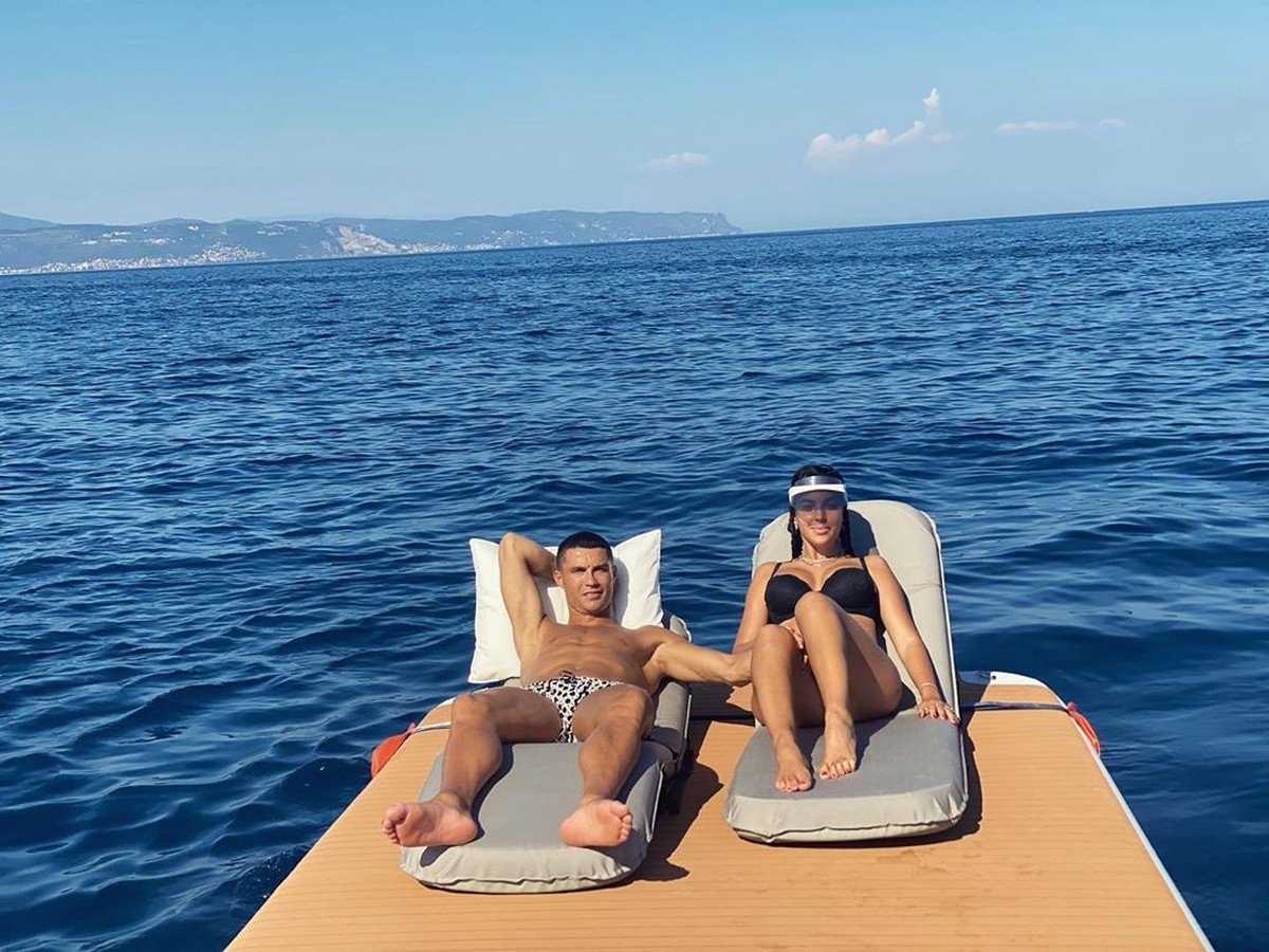 Cristiano Ronaldo Berjemur Dulu (Instagram/georginagio)