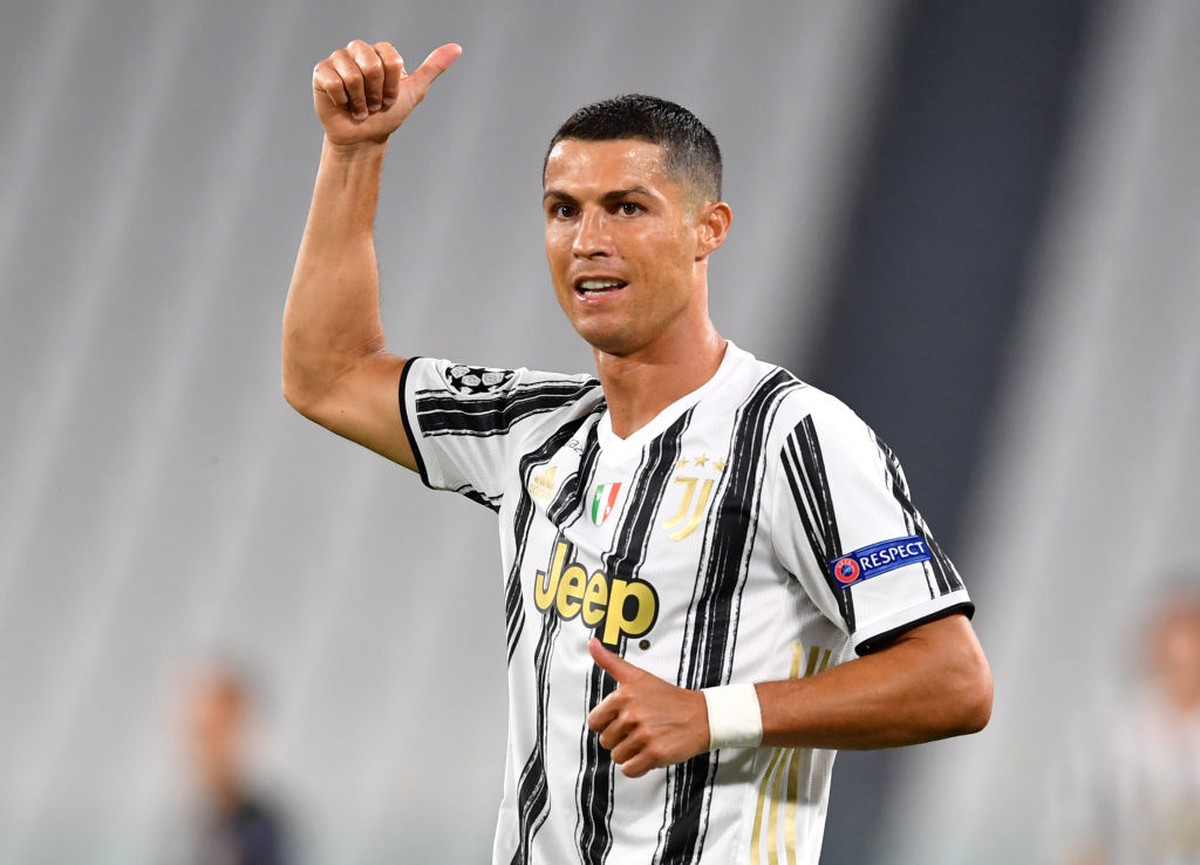 Real Madrid Nelangsa, Cristiano Ronaldo Dibawa-bawa (Getty Images/Valerio Pennicino)