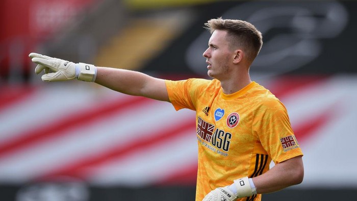 SOUTHAMPTON, ENGLAND - JULY 26: Goalkeeper Dean Henderson of Sheffield United during the Premier League match between Southampton FC and Sheffield United at St Marys Stadium on July 26, 2020 in Southampton, England. Football Stadiums around Europe remain empty due to the Coronavirus Pandemic as Government social distancing laws prohibit fans inside venues resulting in all fixtures being played behind closed doors. (Photo by Glyn Kirk/Pool via Getty Images)