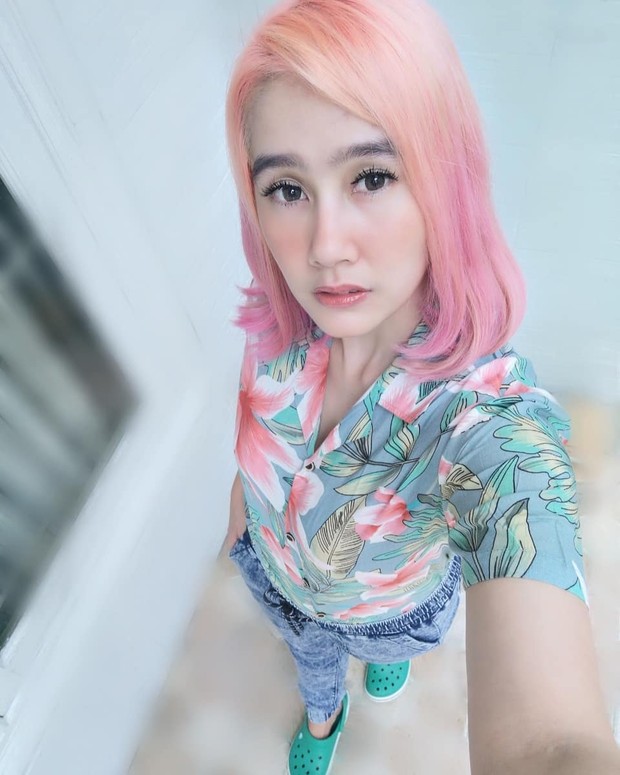 Tampil Beda 4 Ide Warna Rambut Ombre ala Ardina Rasti