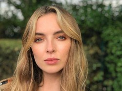 Kejam di Film, Intip Gaya Cantik Villanelle di Luar Syuting