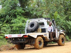 Jelajah Merah Putih Sambut HUT RI, Kapolda Bagi Sembako ke Pelosok Kalteng Jelajah Merah Putih Sambut HUT RI, Kapolda Bagi Sembako ke Pelosok Kalteng