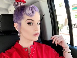 Kelly Osbourne Akhirnya Ungkap Rahasia Berat Badannya Bisa Turun 38,5 Kg Kelly Osbourne Akhirnya Ungkap Rahasia Berat Badannya Bisa Turun 38,5 Kg