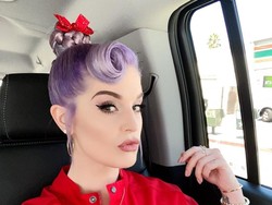 Tampil Lebih Langsing, Kelly Osbourne Ngaku Kehilangan Berat Badan 38,5 Kg