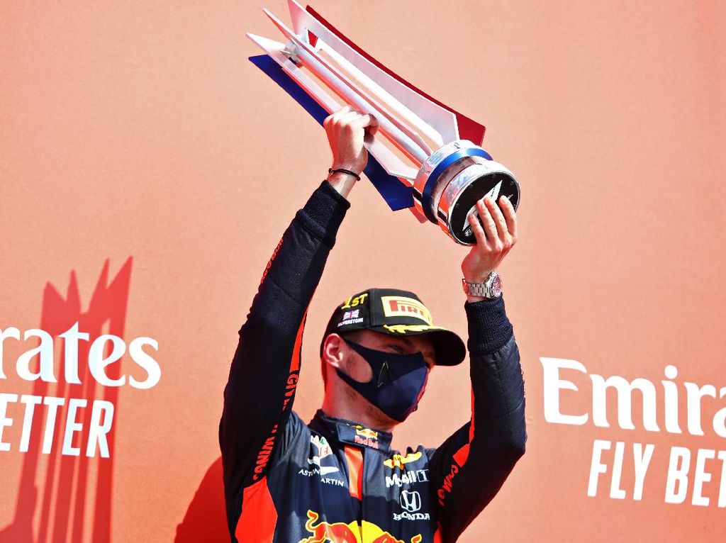 Strategi Ban Jadi Kunci Kemenangan Verstappen di GP Anniversary Strategi Ban Jadi Kunci Kemenangan Verstappen di GP Anniversary