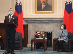 Menkes AS Bertemu Presiden Taiwan, China Kerahkan Jet Tempur