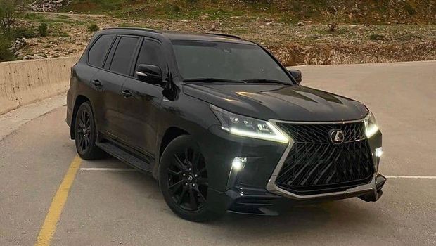 Mobil Lexus LX 570