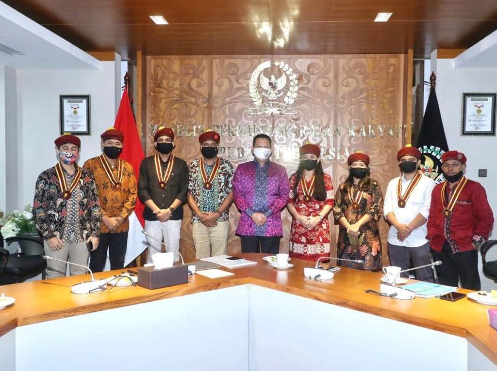 Bertemu PMKRI, Ketua MPR Dorong Milenial Turut Atasi Persoalan Bangsa Bertemu PMKRI, Ketua MPR Dorong Milenial Turut Atasi Persoalan Bangsa