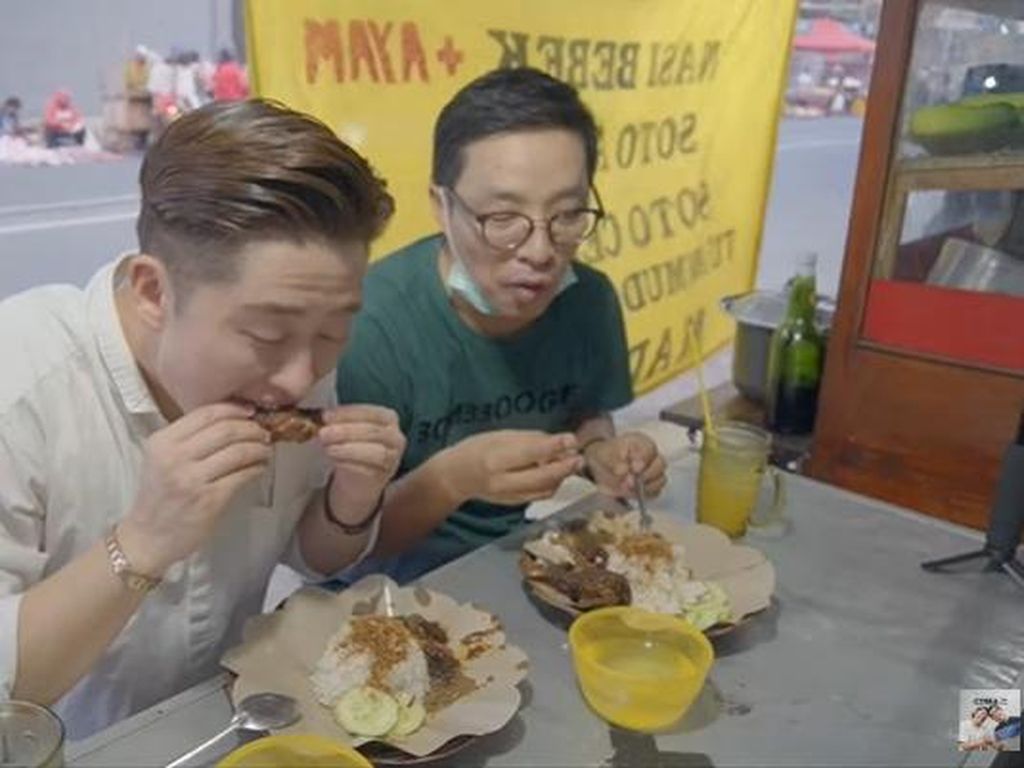 Pertama Kali Cicip Nasi Bebek Madura, Begini Tanggapan Orang Korea
