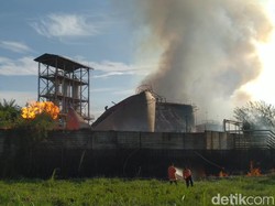 10 Korban Ledakan Pabrik Bioetanol Mojokerto Dievakuasi ke Rumah Sakit