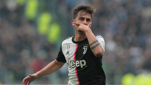 TURIN, ITALY - FEBRUARY 16: Paulo Dybala of Juventus celebrates after scoring the opening goal during the Serie A match between Juventus and Brescia Calcio at Allianz Stadium on February 16, 2020 in Turin, Italy. (Photo by Emilio Andreoli/Getty Images)