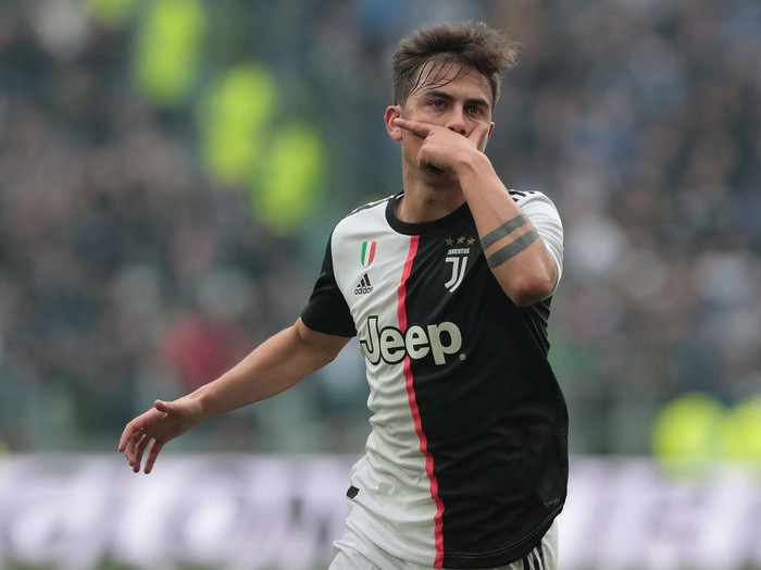 TURIN, ITALY - FEBRUARY 16:  Paulo Dybala of Juventus celebrates after scoring the opening goal during the Serie A match between Juventus and Brescia Calcio at Allianz Stadium on February 16, 2020 in Turin, Italy.  (Photo by Emilio Andreoli/Getty Images)
