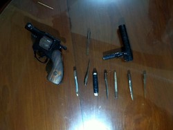 Tepergok Saat Beraksi, Pencuri Motor Berpistol Bonyok Dihajar Warga