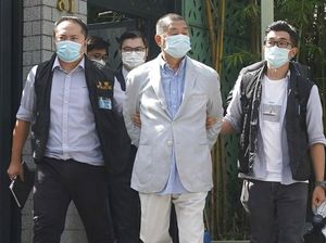 Pengusaha Media Pro-Demokrasi Hong Kong Dibekuk Polisi Pengusaha Media Pro-Demokrasi Hong Kong Dibekuk Polisi