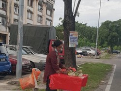 Terserang Kanker, Wanita Ini Tetap Semangat Jualan Nasi Lemak