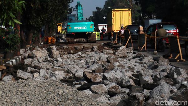 Perbaikan Jalan Soekarno Hatta Bandung