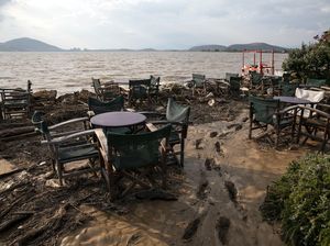 Foto Kerusakan Akibat Banjir Bandang di Pulau Evia Yunani