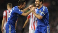 Kalau di Chelsea, ada Frank Lampard yang kini jadi manajernya dan melatih rekan setimnya dulu Cesar Azpilicueta (Getty Images)