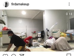 Mengapa Pasien Positif COVID-19 Banyuwangi Posting Foto Salat Berjemaah?