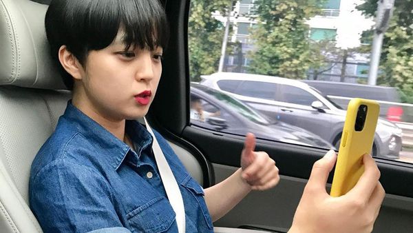 Sosok Anggota DPR Millennial yang Dikritik Karena Pakai Dress Pendek