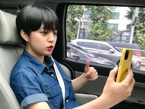 Sosok Anggota DPR Millennial yang Dikritik Karena Pakai Dress Pendek