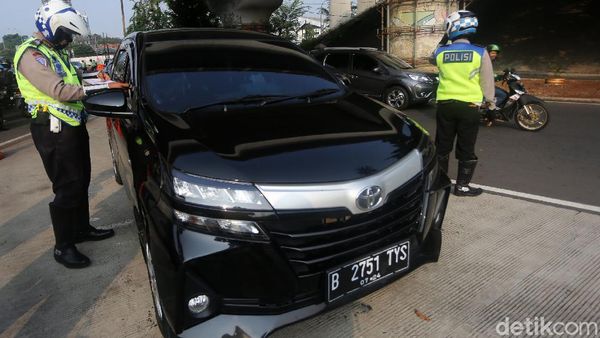 Hari Ini Sanksi Tilang Ganjil Genap Mulai Diterapkan