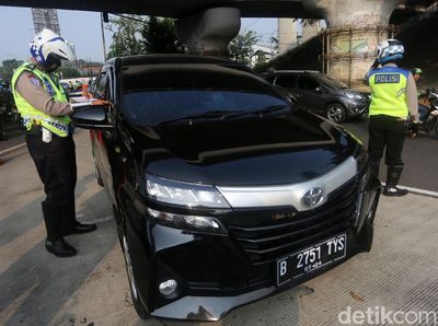 Hari Ini Sanksi Tilang Ganjil Genap Mulai Diterapkan