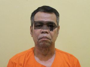 Selicin-licinnya Wabup Bengkalis, Akhirnya Tertangkap Juga Selicin-licinnya Wabup Bengkalis, Akhirnya Tertangkap Juga