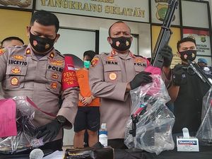 Polisi Pamerkan Barang Bukti Penembakan di Tangerang: 3 Airsoft Gun-Mobil Polisi Pamerkan Barang Bukti Penembakan di Tangerang: 3 Airsoft Gun-Mobil