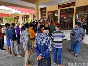 6 Oknum Anggota PSHT Situbondo Jadi Tersangka Perusakan, 1 Diduga Provokator 6 Oknum Anggota PSHT Situbondo Jadi Tersangka Perusakan, 1 Diduga Provokator