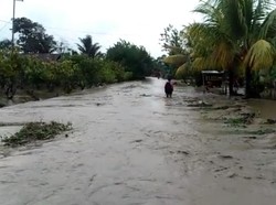 Sungai Saluampak Surut, Warga Desa Mari-mari Lutra Diminta Mengungsi