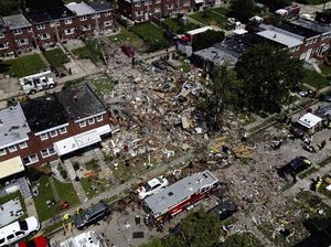 Penampakan Rumah Rata dengan Tanah Akibat Ledakan di AS