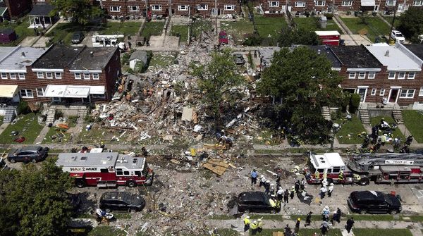 Foto-foto Kerusakan Imbas Ledakan Besar di Baltimore AS