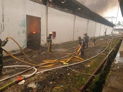 Gudang Kapas di Bandung Dilalap Si Jago Merah