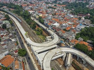 Sesuai Arahan Anies, Atap Rumah di Flyover Tapal Kuda Jaksel Dicat Warna-warni
