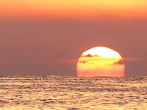 Tahukah Anda Mengapa Matahari Kadang-kadang Berwarna Merah?