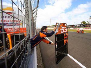 Rahasia di Balik Pit Board MotoGP, Ternyata Bisa untuk Sesatkan Lawan