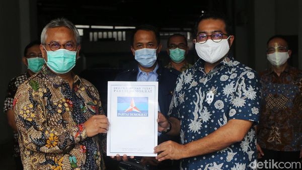 Partai Demokrat Serahkan Data Kepengurusan