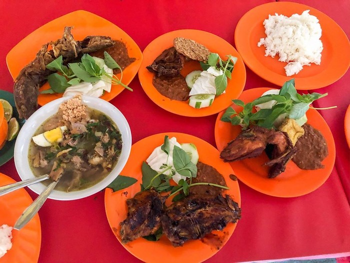 Pecel ayam dan lele enak