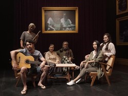 Happy Salma Cerita Awal Garap Pentas Teater Daring Pertama saat Pandemi