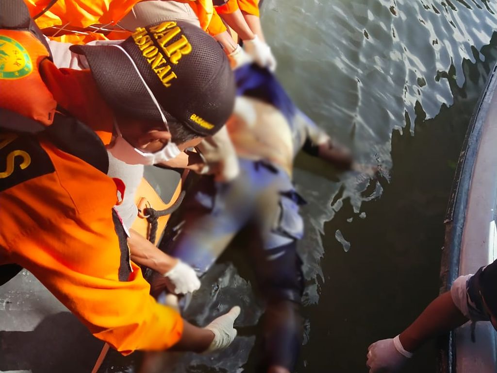 Polisi Hilang di Laut Kaltara Kembali Ditemukan, 1 Masih Dicari Polisi Hilang di Laut Kaltara Kembali Ditemukan, 1 Masih Dicari