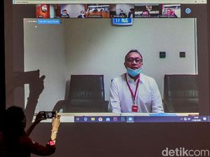 Zulkifli Hasan Bersaksi di Sidang Korupsi Alih Fungsi Hutan Zulkifli Hasan Bersaksi di Sidang Korupsi Alih Fungsi Hutan